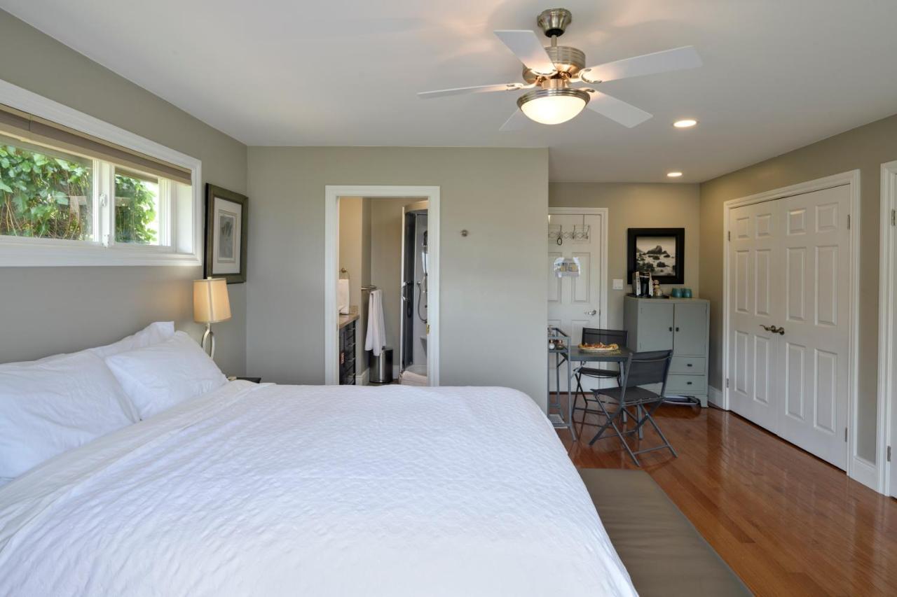 Above The Beach Guest Suites Penticton Bagian luar foto