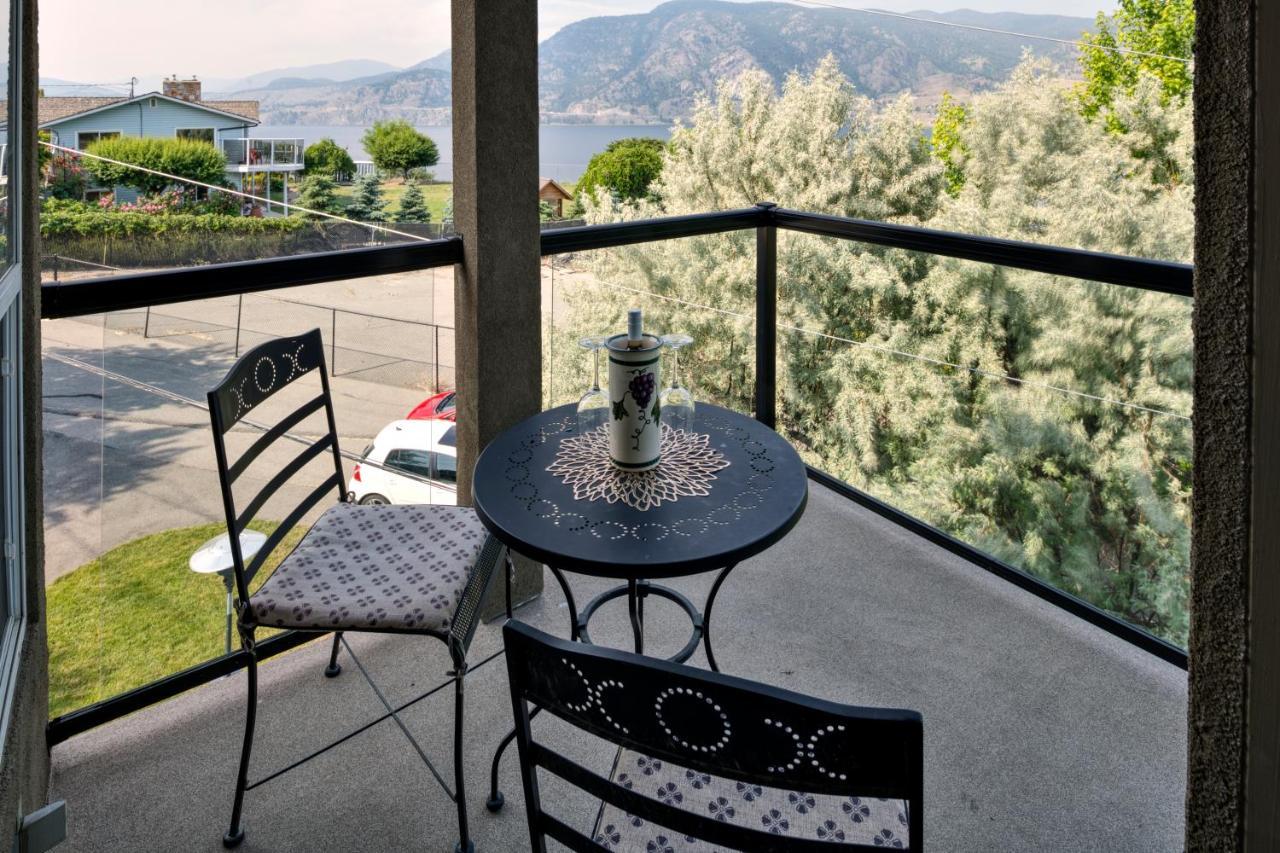 Above The Beach Guest Suites Penticton Bagian luar foto