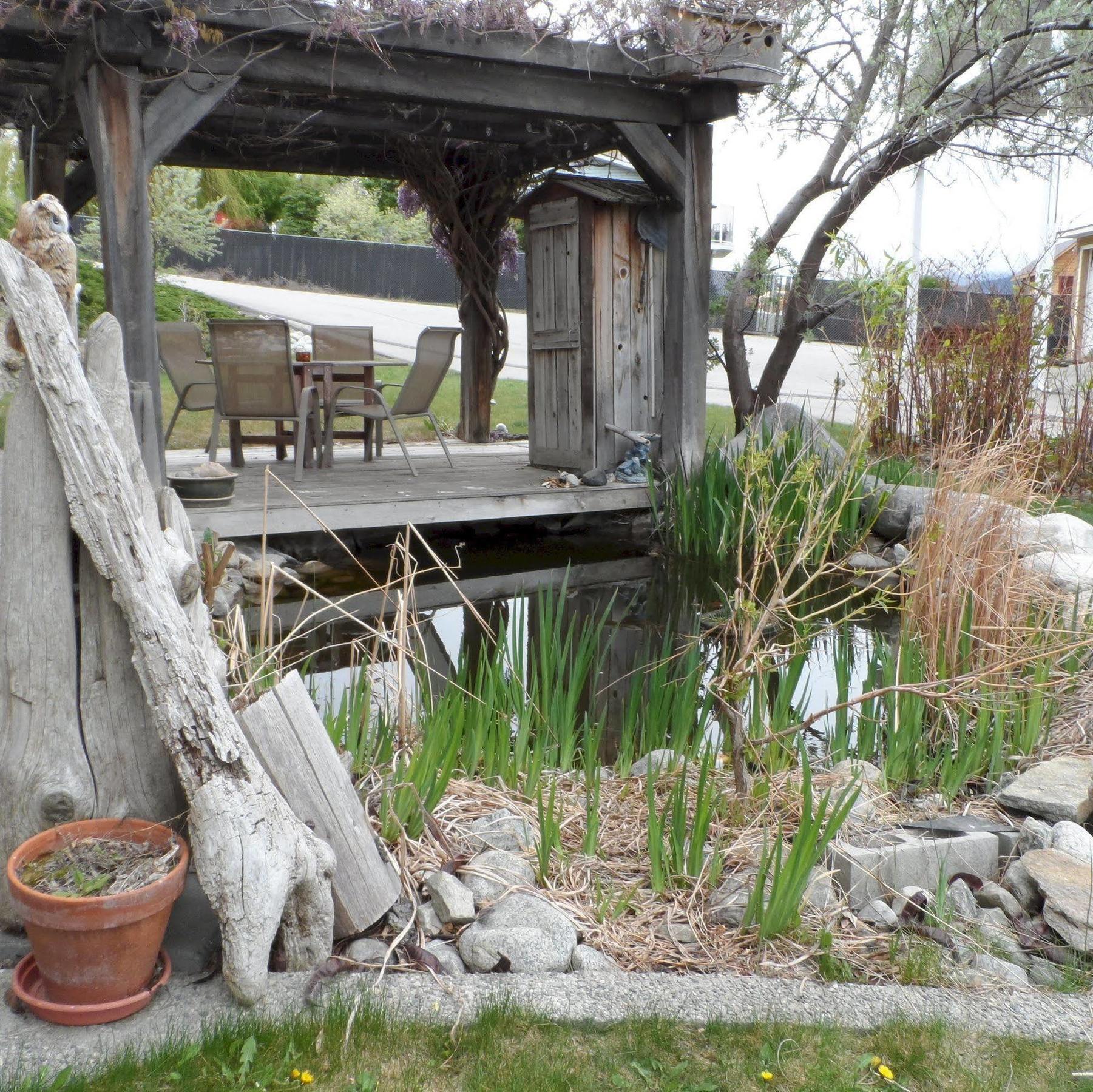 Above The Beach Guest Suites Penticton Bagian luar foto